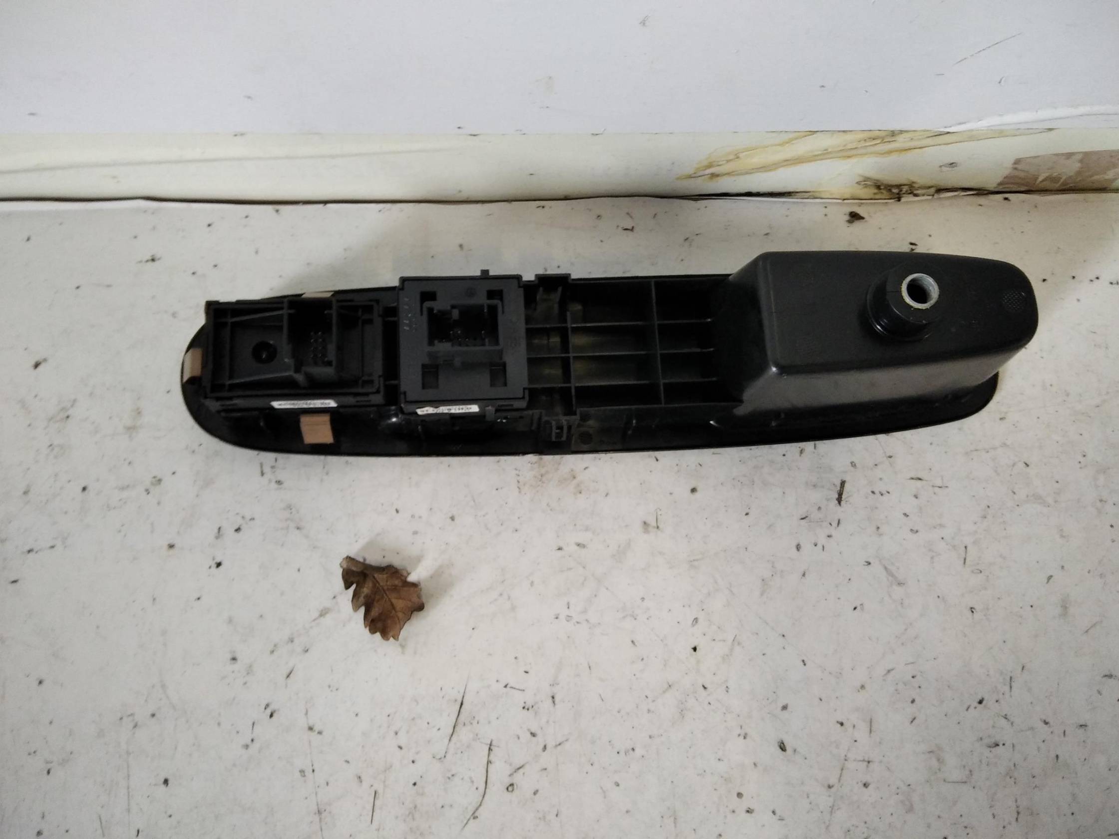 Interruttore alzacristalli porta ant.